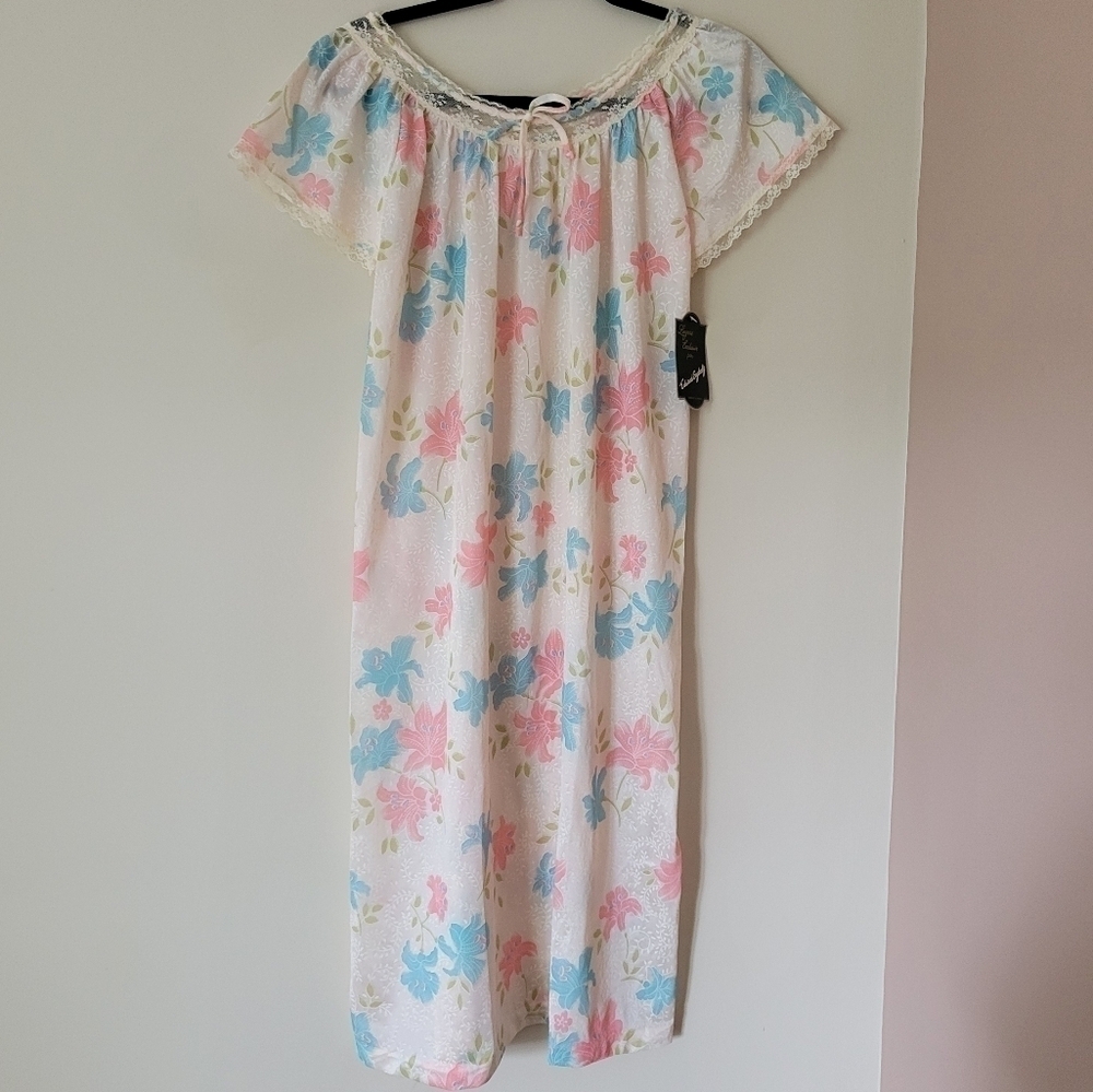 Vintage NWT 60s Floral Print Short Sleeve Cottagecore Nightgown Nightie Romantic